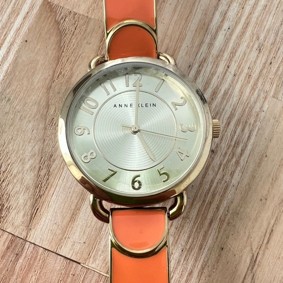 Anne Klein ladies gold tone orange enamel bracelet watch NEW BATTERY - Picture 1 of 11